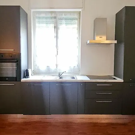 Guesthost - Modern With Hot Tub Milan