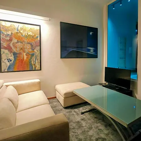 Apartment Guesthost - Modern With Hot Tub