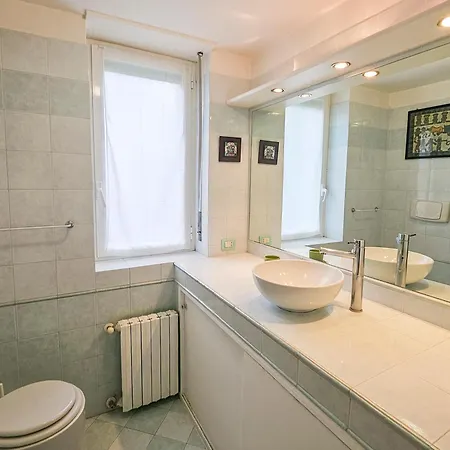 Apartment Guesthost - Modern With Hot Tub Milan